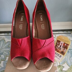 NEW in box! TOMS peep-toe cork wedge